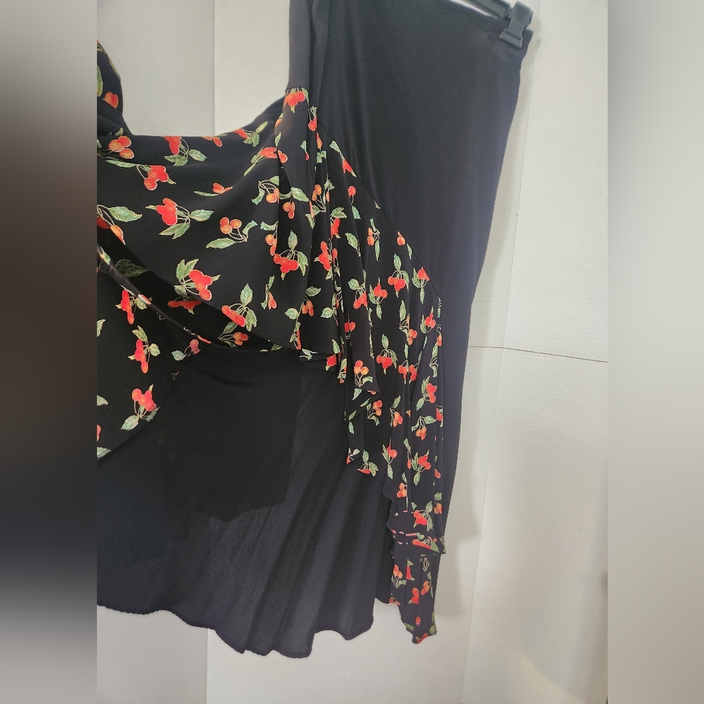 H&M Asymmetrical Skirt Women's Size 12 Black & Flower Print High Low Maxi NWT - Picture 3 of 6